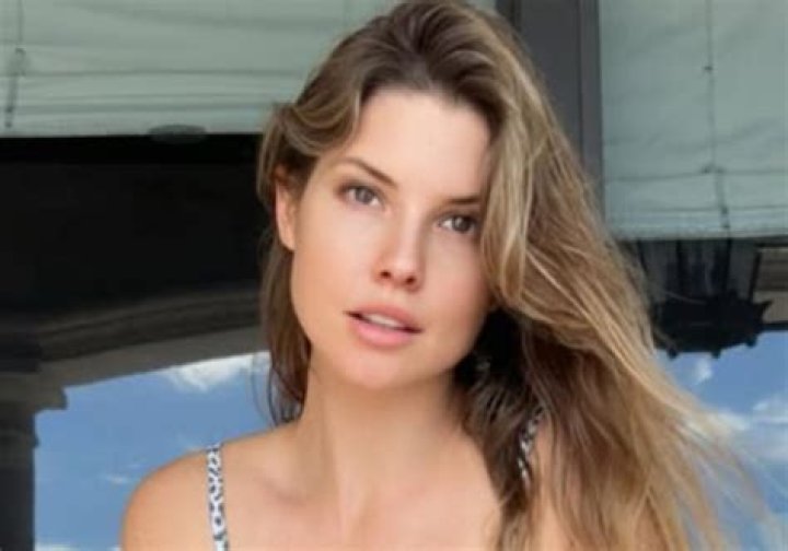 Amanda Cerny Biography | MoxBlog
