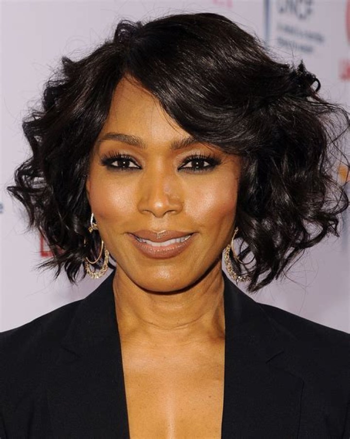 Angela Bassett Biography | MoxBlog