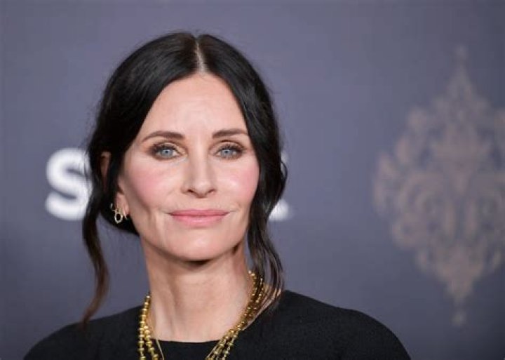 Courteney Cox Height, Weight, Bra Size, Measurements & Bio