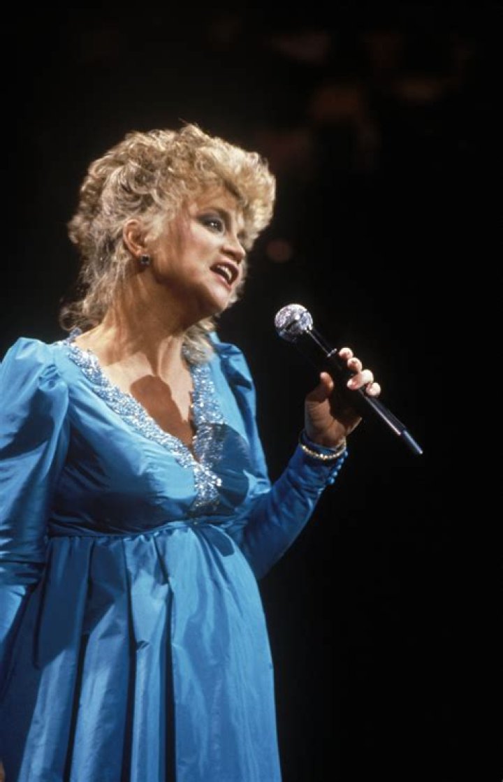 Discover The Unparalleled Journey Of Christina Mandrell: A Star Unveiled