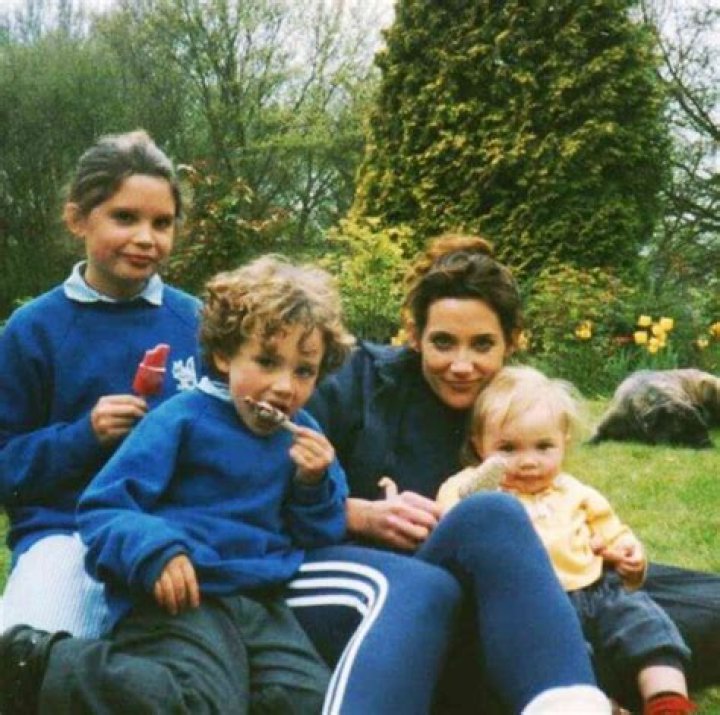 How Old Is Florence Pugh Sister Arabella Gibbins? Everything To Know About Her Siblings