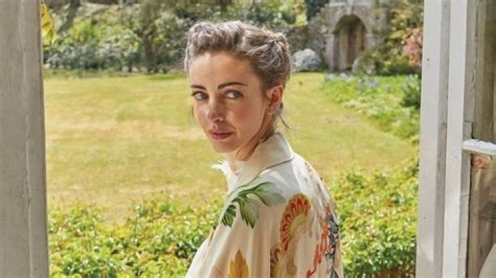 Sarah Rose Hanbury - BlogPaper