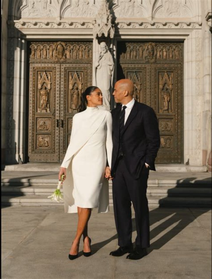 Were Cory Booker And Rosario Dawson Married