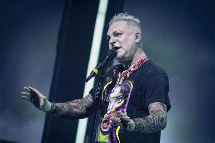 Who is Andy Bell Dating Now