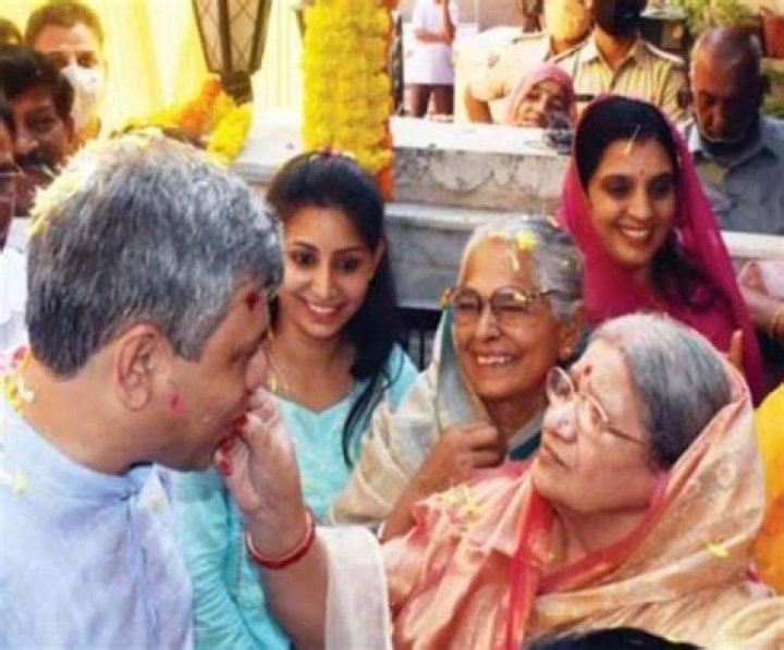 Who Is Ashwini Vaishnaw Wife Sunita Vaishnav?